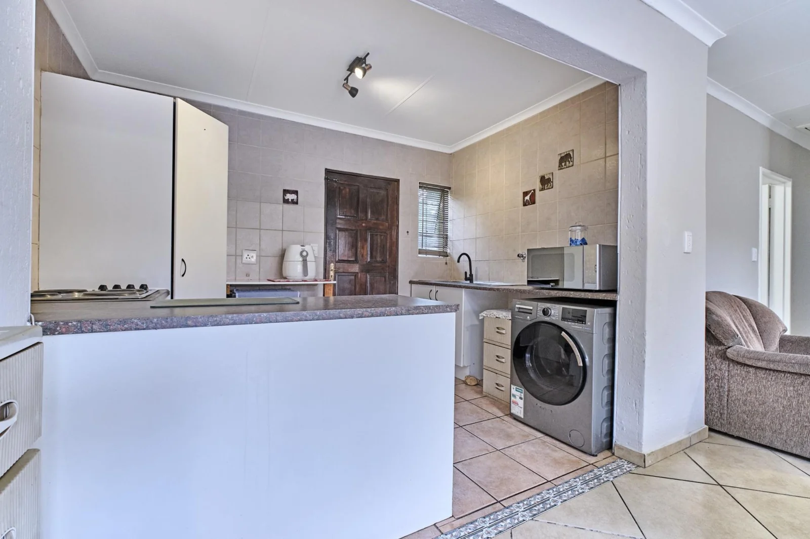 Simplex   l  Open plan lounge, kitchen + dining area  I  Large garden