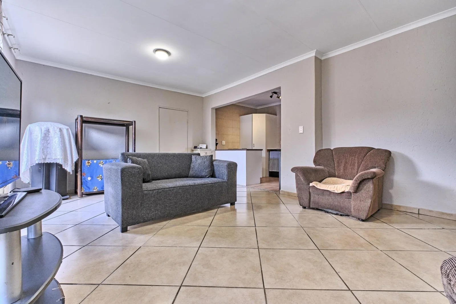 Simplex   l  Open plan lounge, kitchen + dining area  I  Large garden