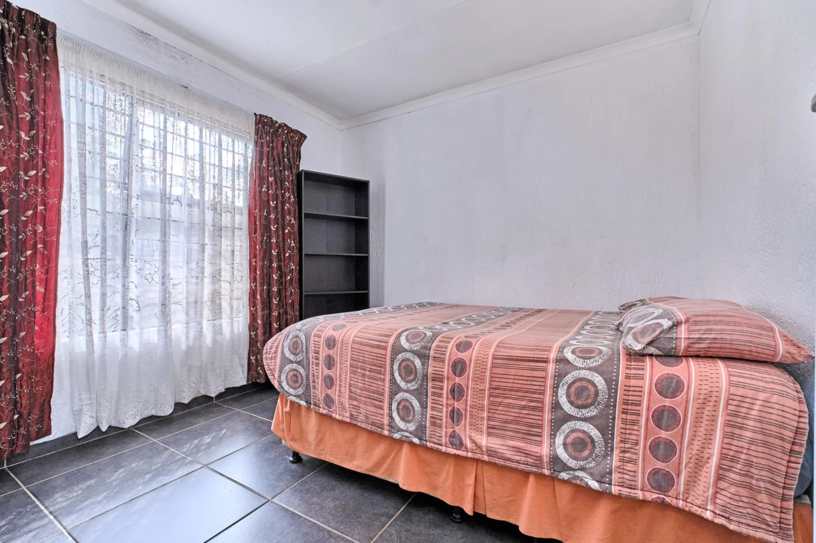 Simplex   l  Open plan lounge, kitchen + dining area  I  Large garden