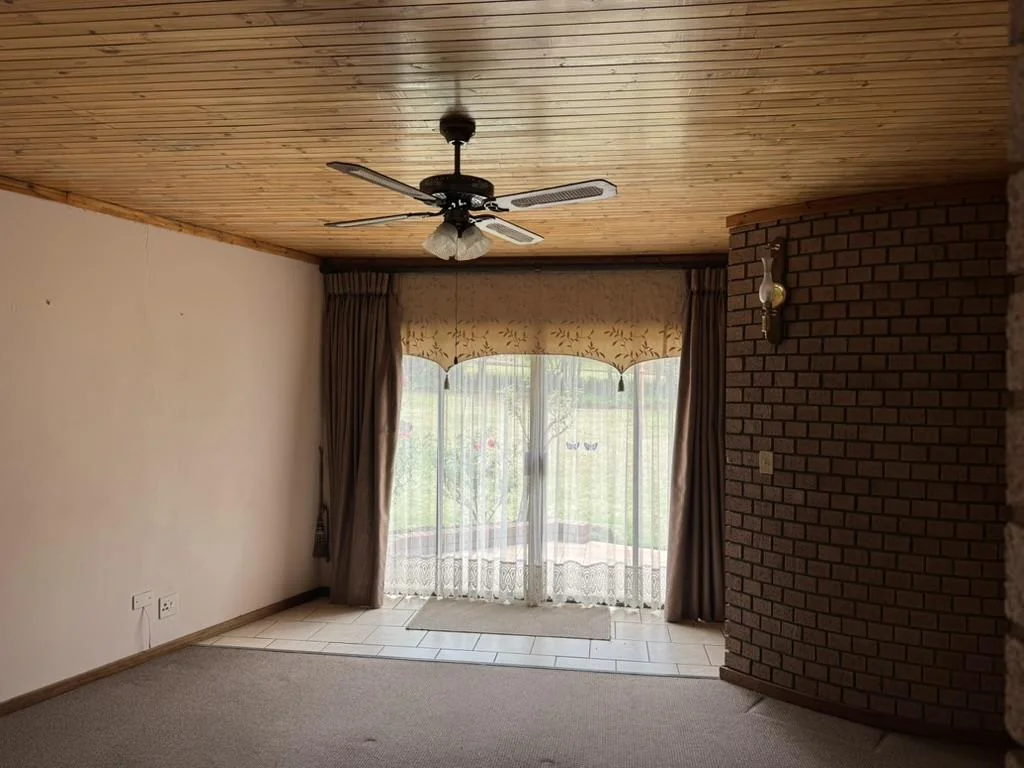 Stunning four-bedroom house next to the wildlife Park.