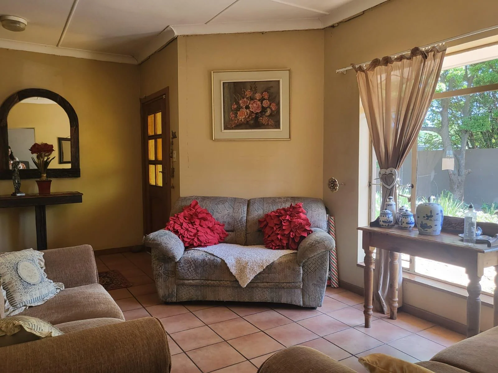 Reduced to sell!!  Well located family home with flatlet, swimming pool and salon area, for sale in Risiville.