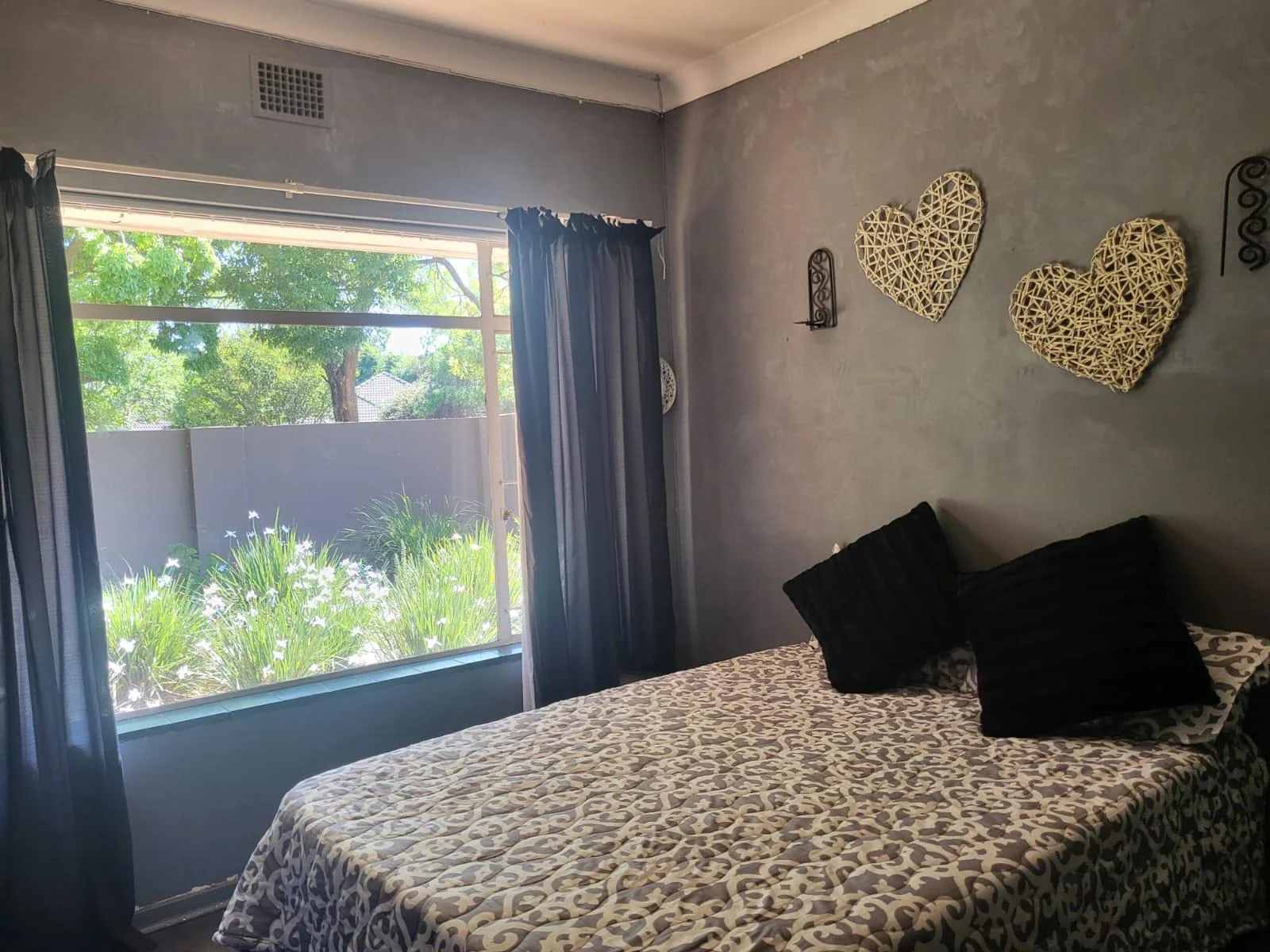 Reduced to sell!!  Well located family home with flatlet, swimming pool and salon area, for sale in Risiville.