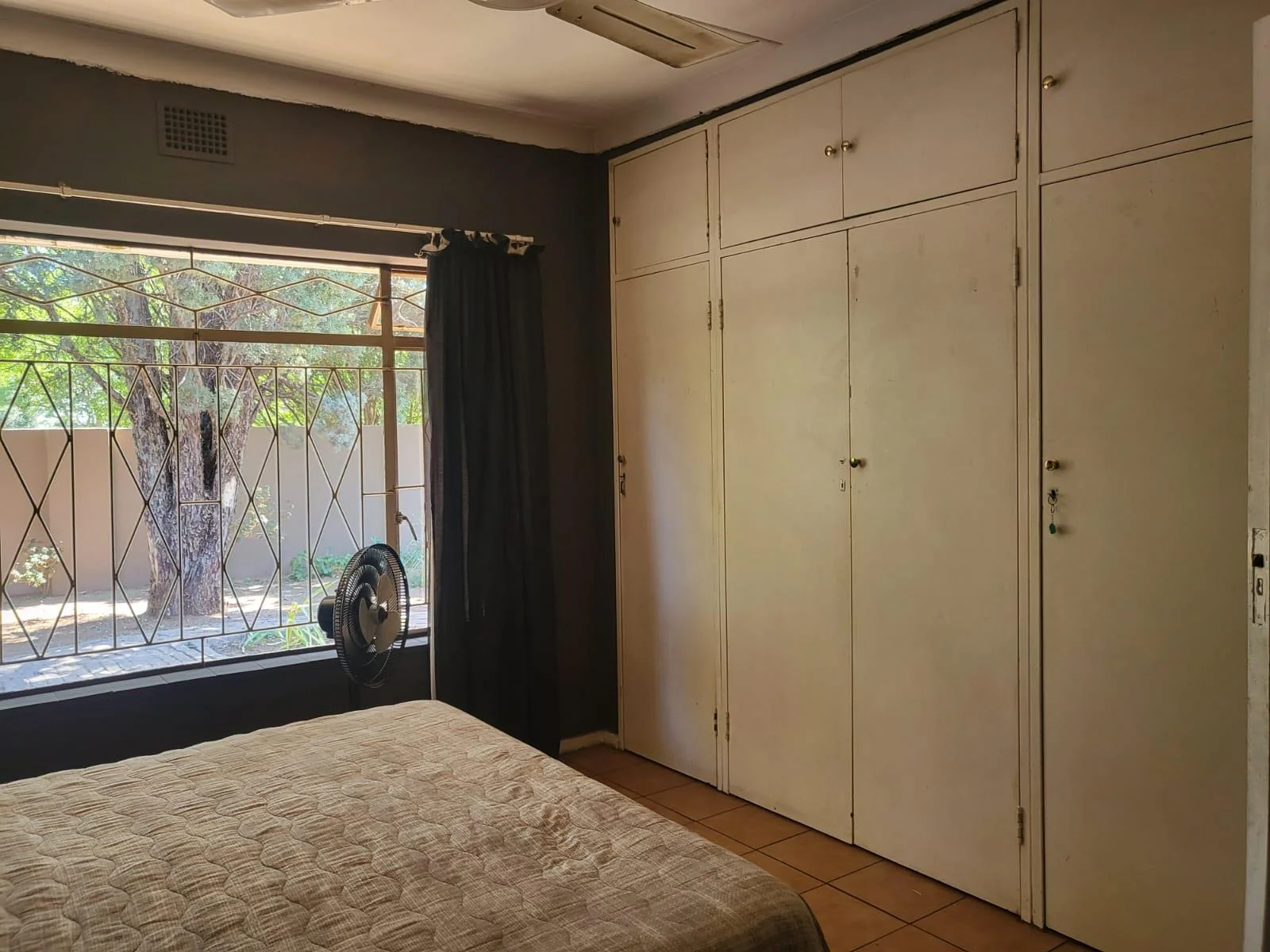 Reduced to sell!!  Well located family home with flatlet, swimming pool and salon area, for sale in Risiville.