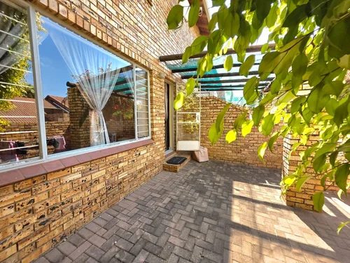 128 Boundary, Sundowner, Randburg