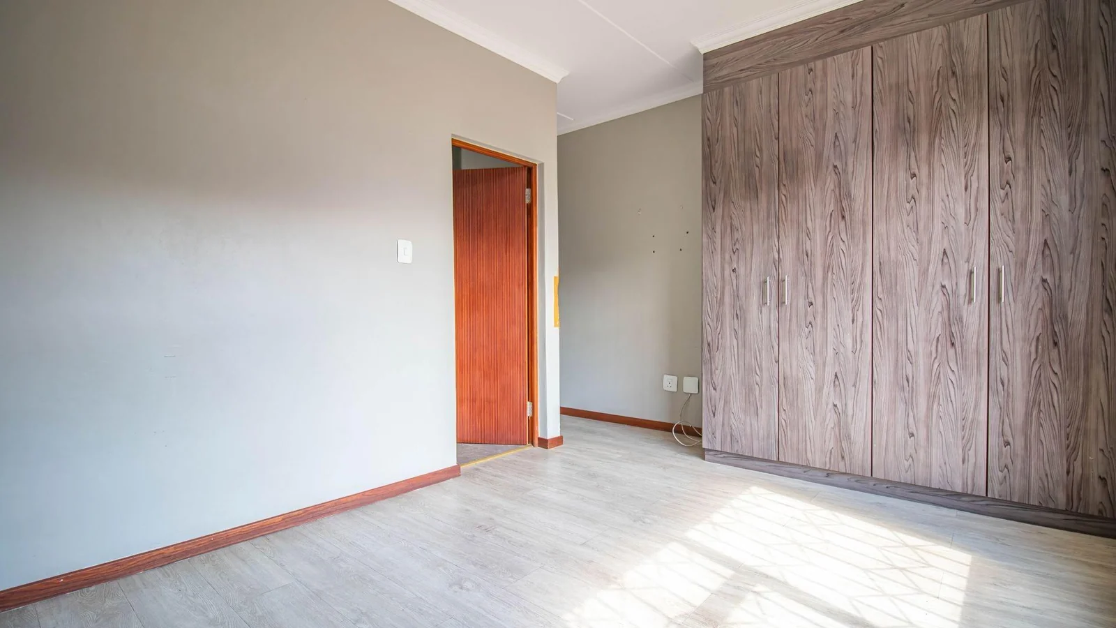 Stylish 3Bed, Ground Floor Apartment For Sale