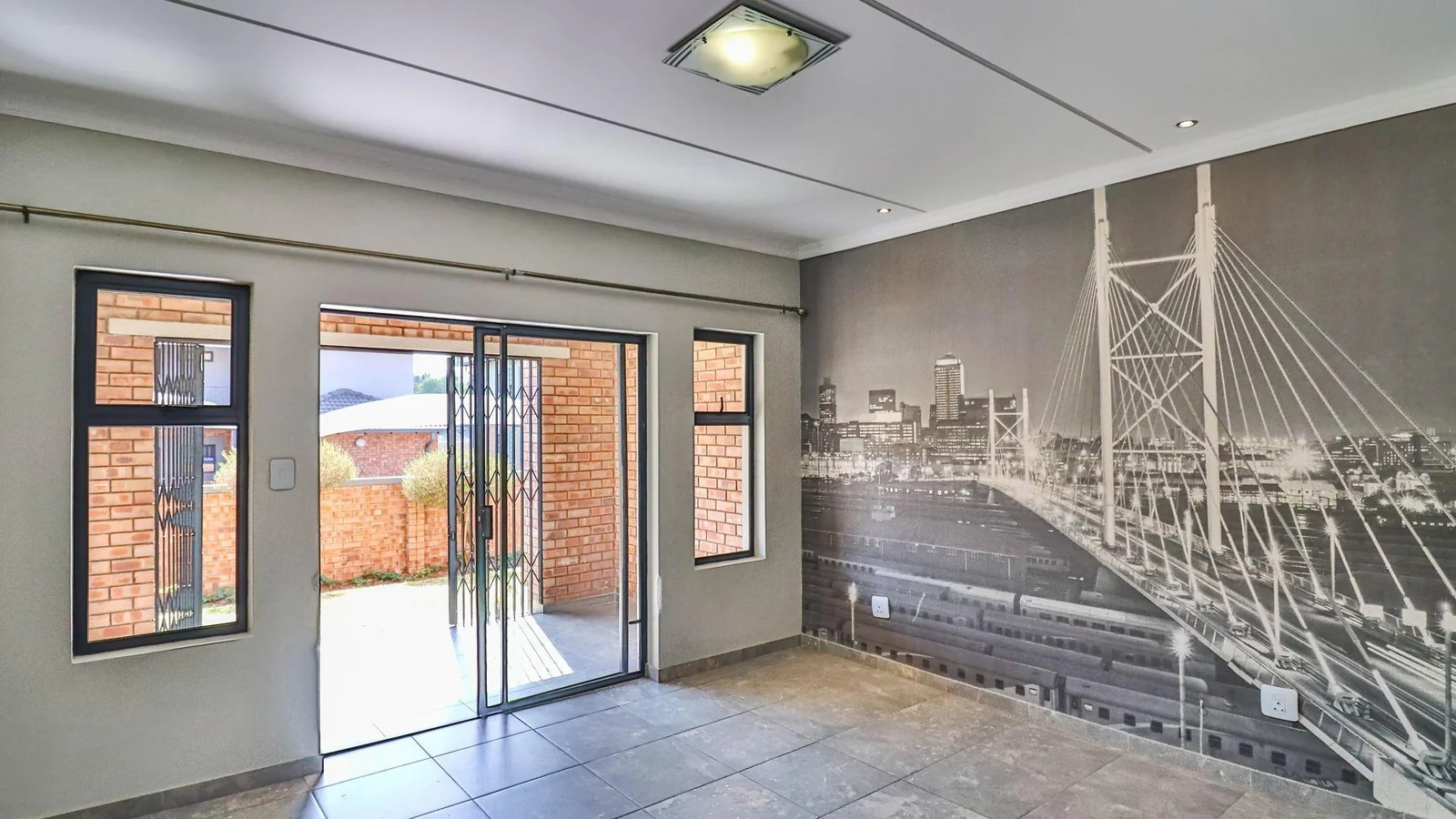 Stylish 3Bed, Ground Floor Apartment For Sale