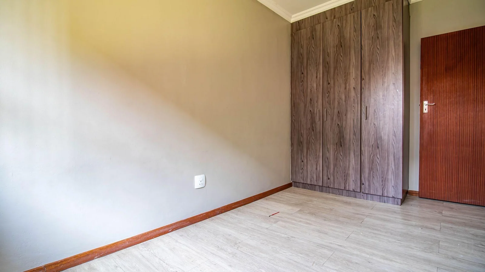Stylish 3Bed, Ground Floor Apartment For Sale