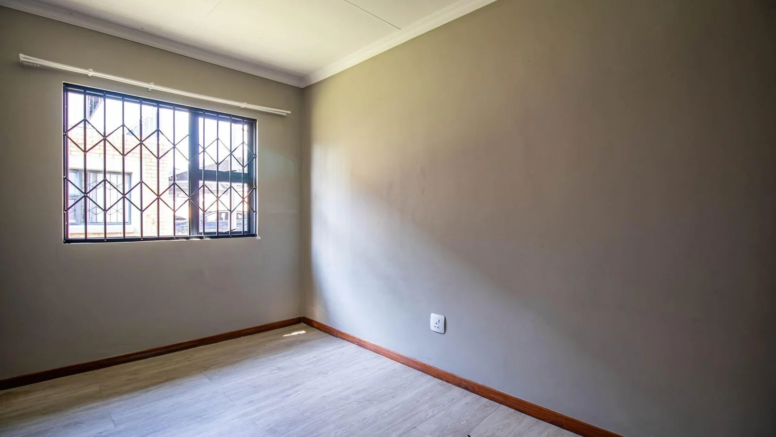 Stylish 3Bed, Ground Floor Apartment For Sale