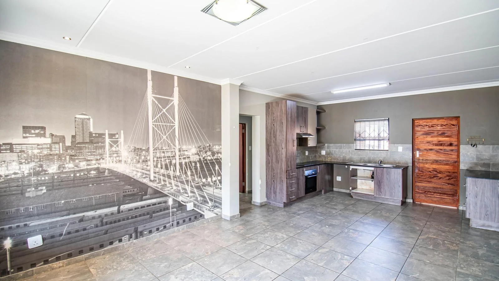 Stylish 3Bed, Ground Floor Apartment For Sale