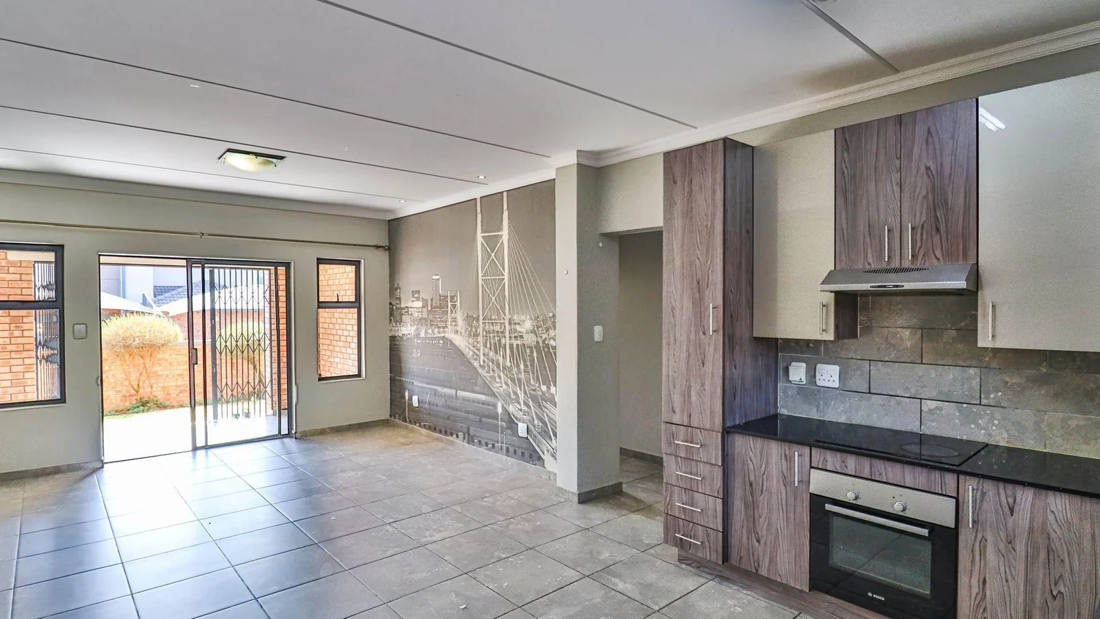 Stylish 3Bed, Ground Floor Apartment For Sale