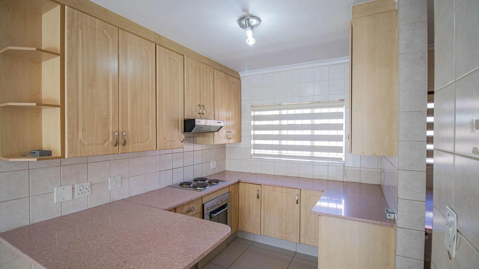 House For Sale in Thatchfield Crescent