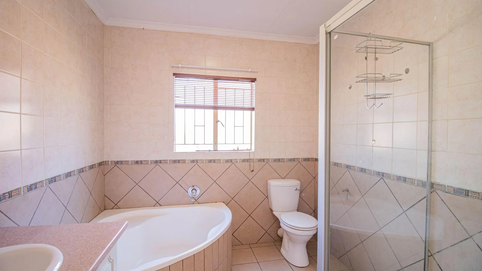 House For Sale in Thatchfield Crescent