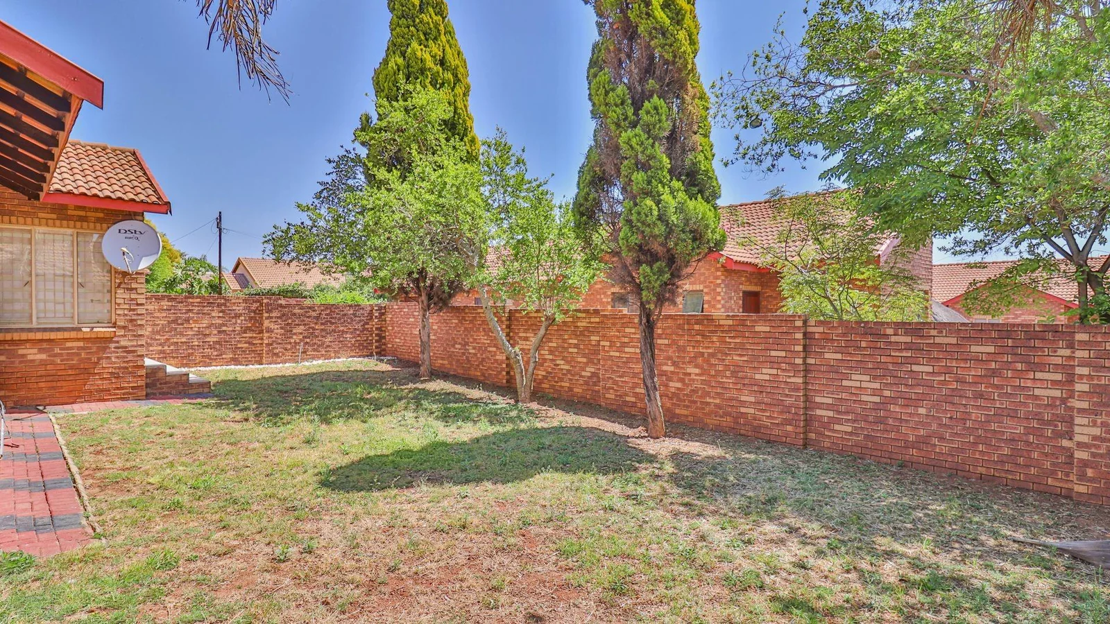 House For Sale in Thatchfield Crescent