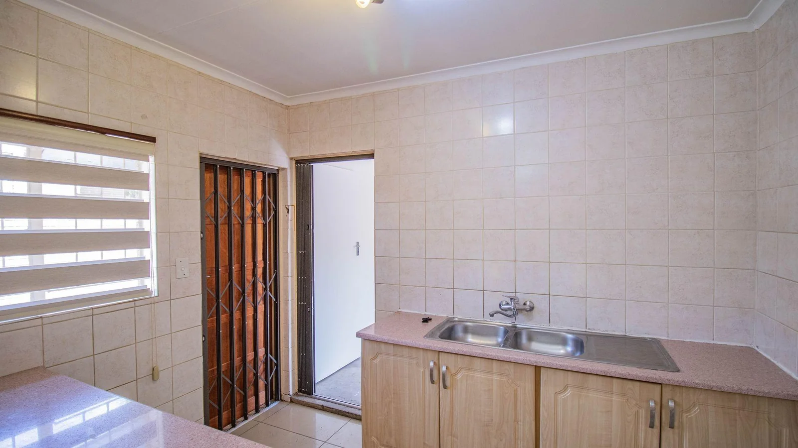 House For Sale in Thatchfield Crescent