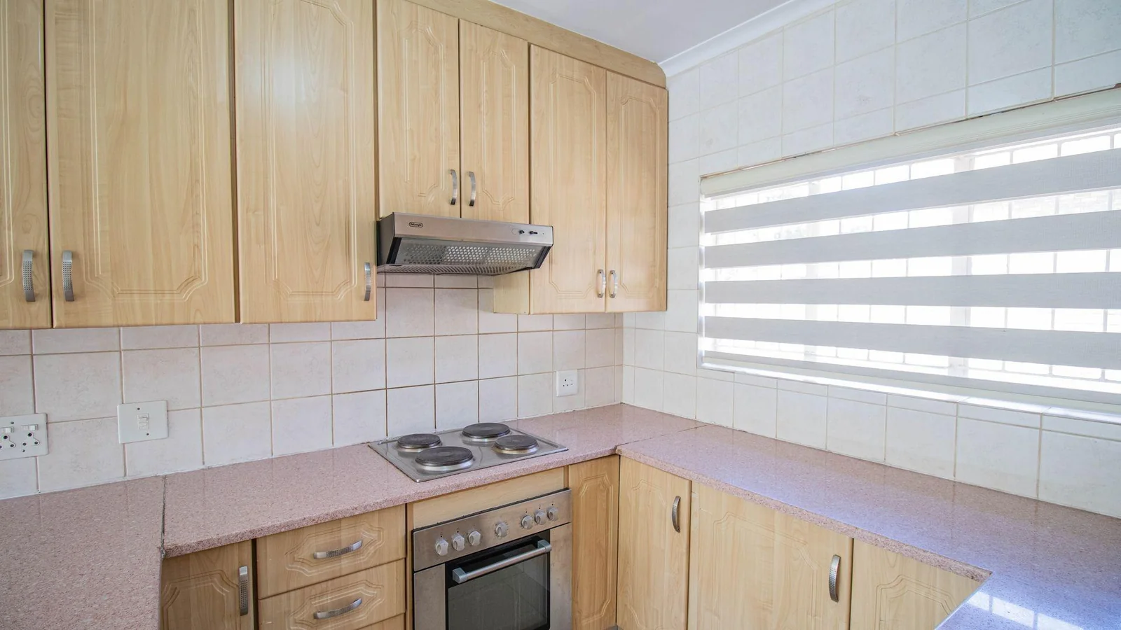 House For Sale in Thatchfield Crescent