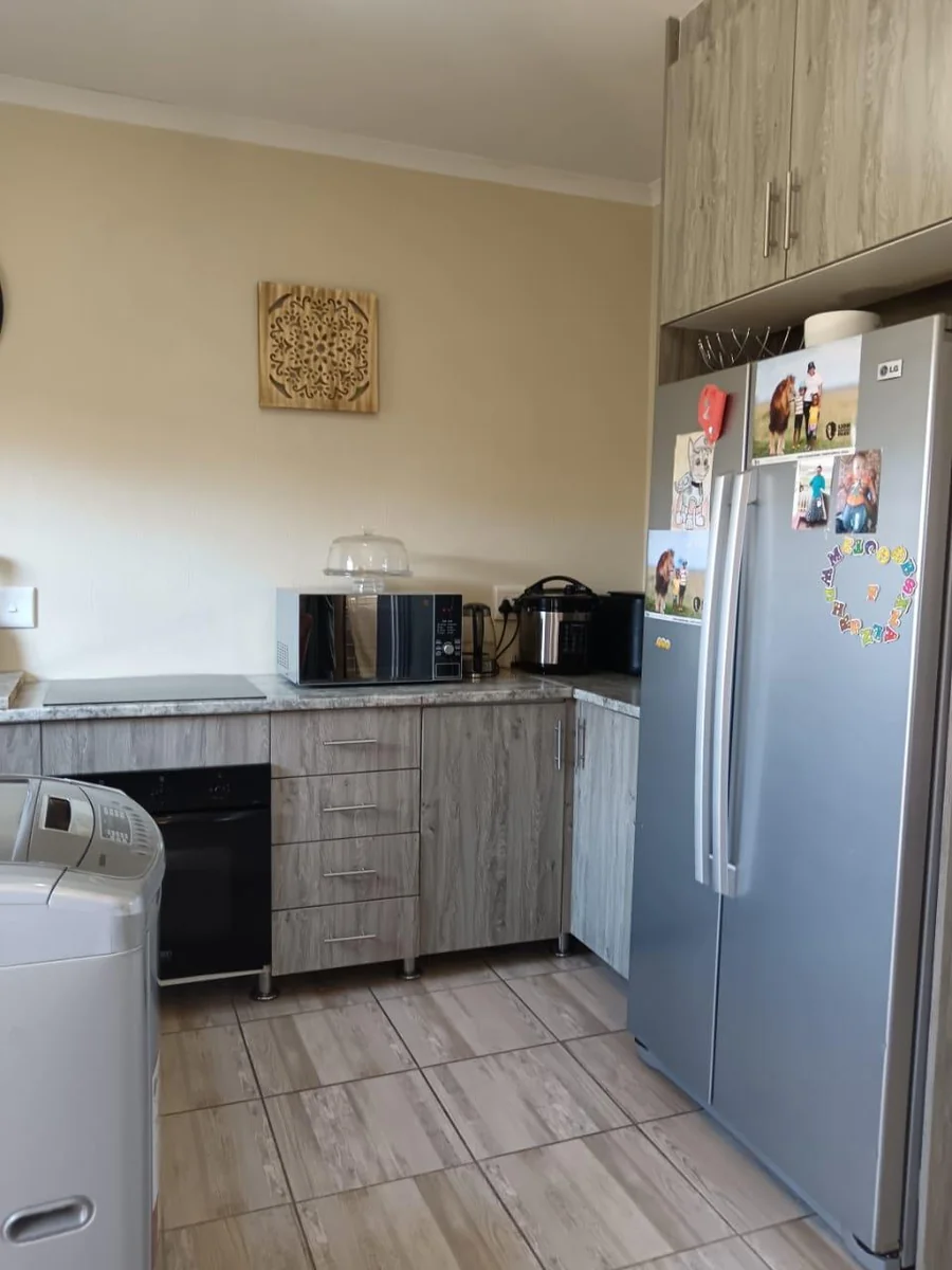 THREE   BIG BEDROOM HOUSE FOR SALE IN AZAADVILLE GARDENS.