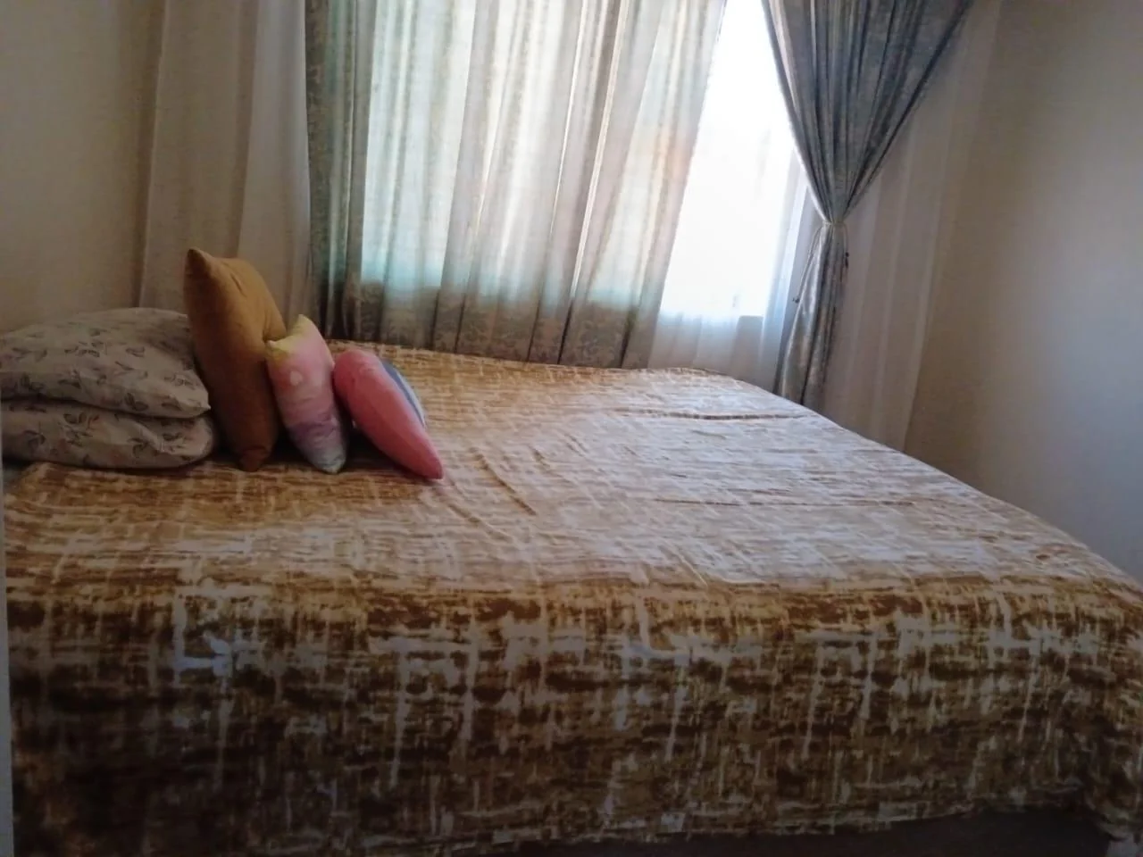 THREE   BIG BEDROOM HOUSE FOR SALE IN AZAADVILLE GARDENS.