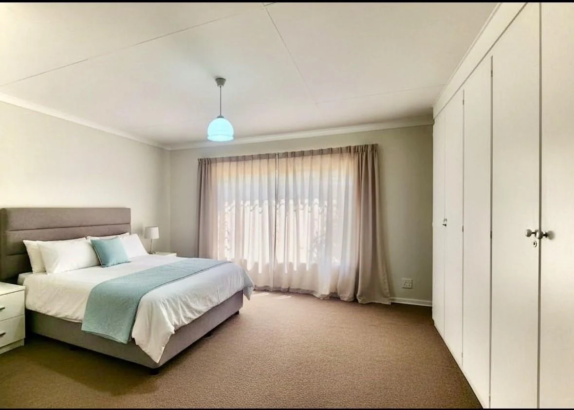 Simplex  in Retirement Village in Equestria.