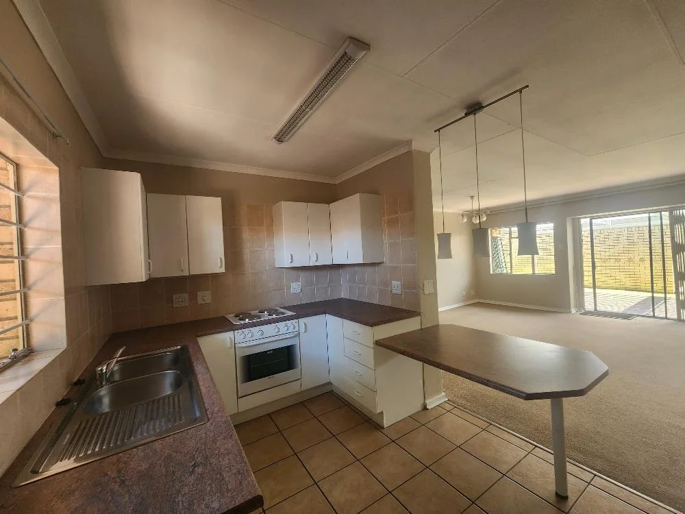 Simplex  in Retirement Village in Equestria.