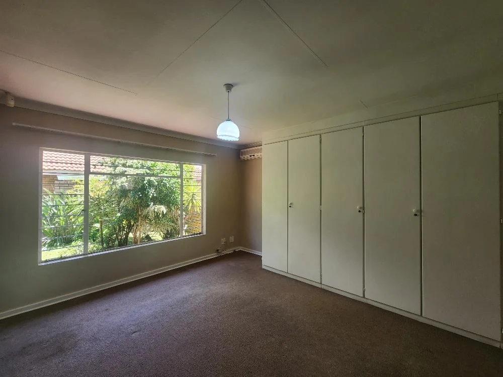 Simplex  in Retirement Village in Equestria.