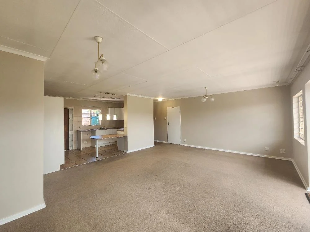 Simplex  in Retirement Village in Equestria.