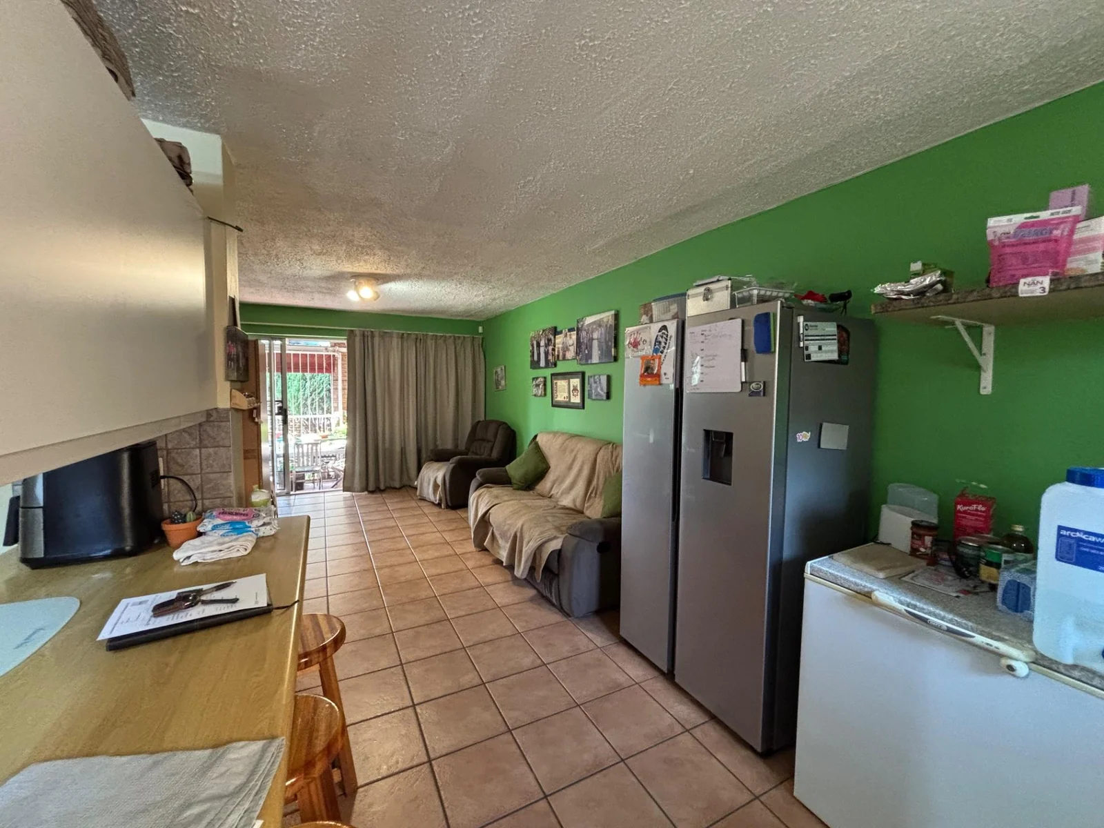 MAKE THIS ONE YOURS!! DUPLEX WITH LARGE GARDEN.