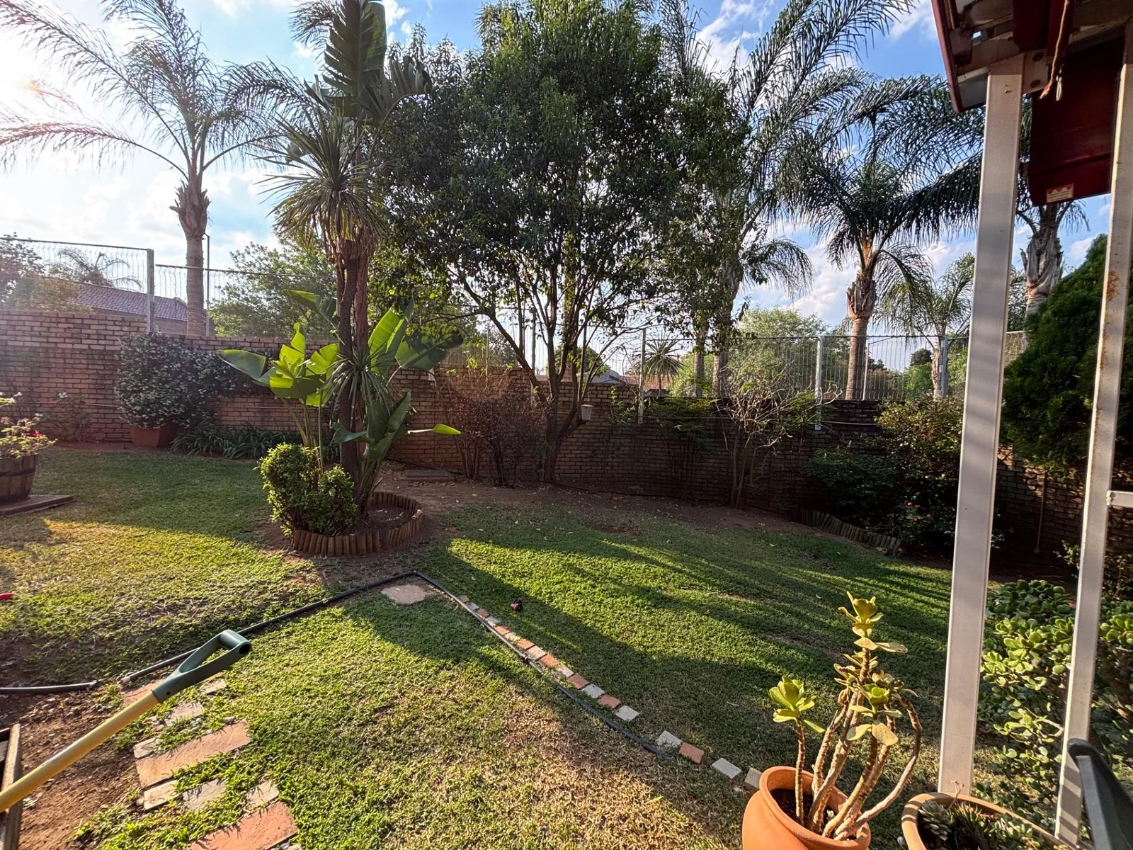 MAKE THIS ONE YOURS!! DUPLEX WITH LARGE GARDEN.