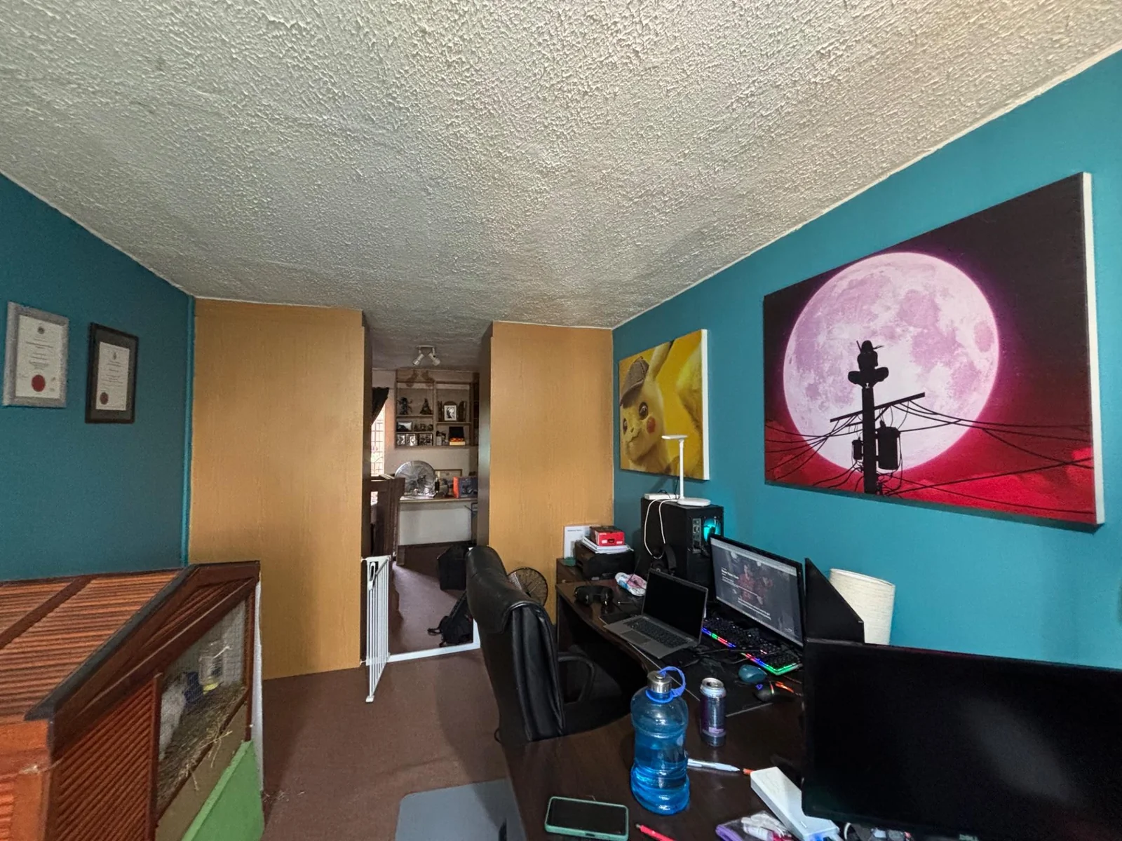 MAKE THIS ONE YOURS!! DUPLEX WITH LARGE GARDEN.