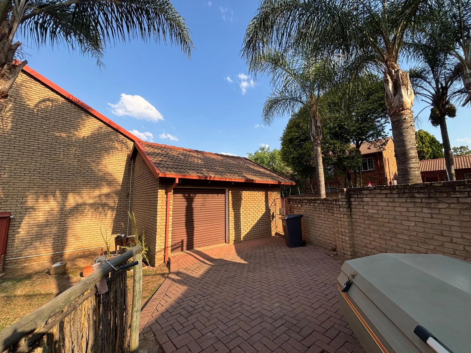 MAKE THIS ONE YOURS!! DUPLEX WITH LARGE GARDEN.