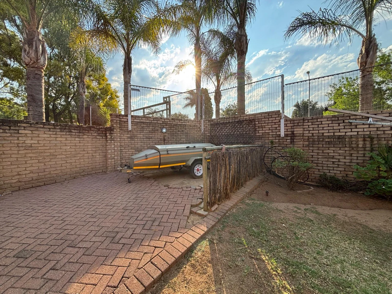 MAKE THIS ONE YOURS!! DUPLEX WITH LARGE GARDEN.