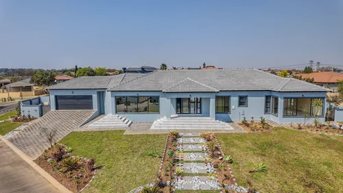 Arundo Estate, Centurion