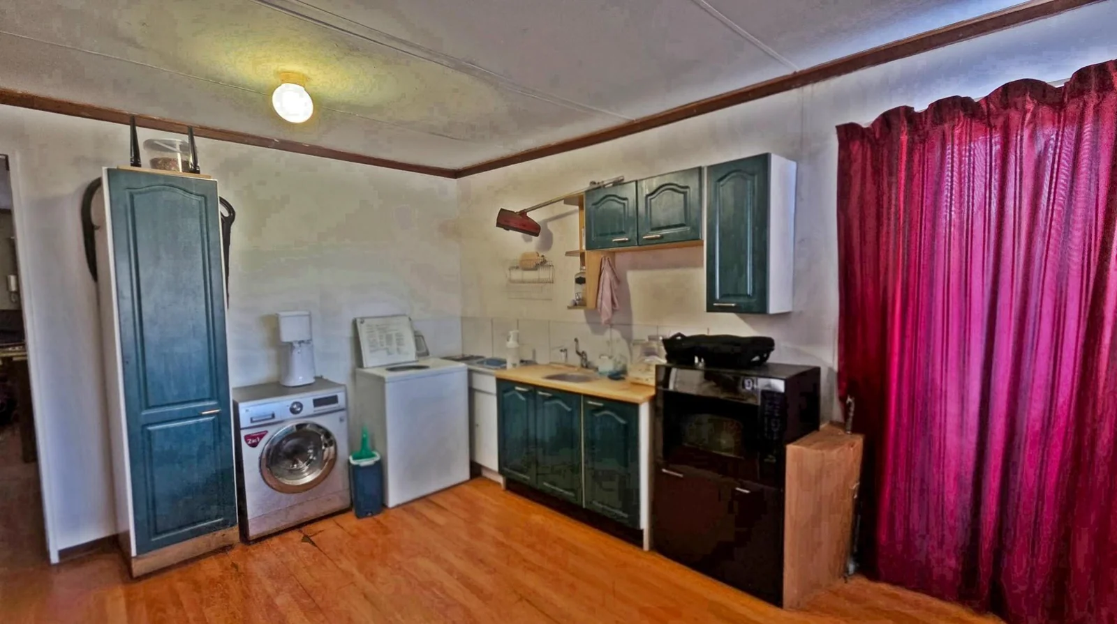 Live Comfortably, Earn Instantly — Home with Flatlet in Top Location