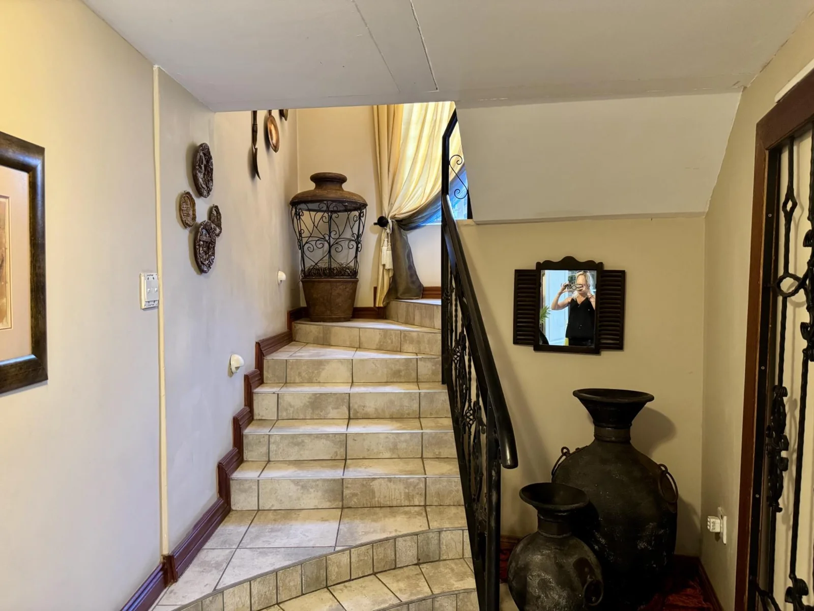 5-Bedroom, 5 Bath Home with Cottage, Pool & Business Rights – Endless Potential in Radiokop