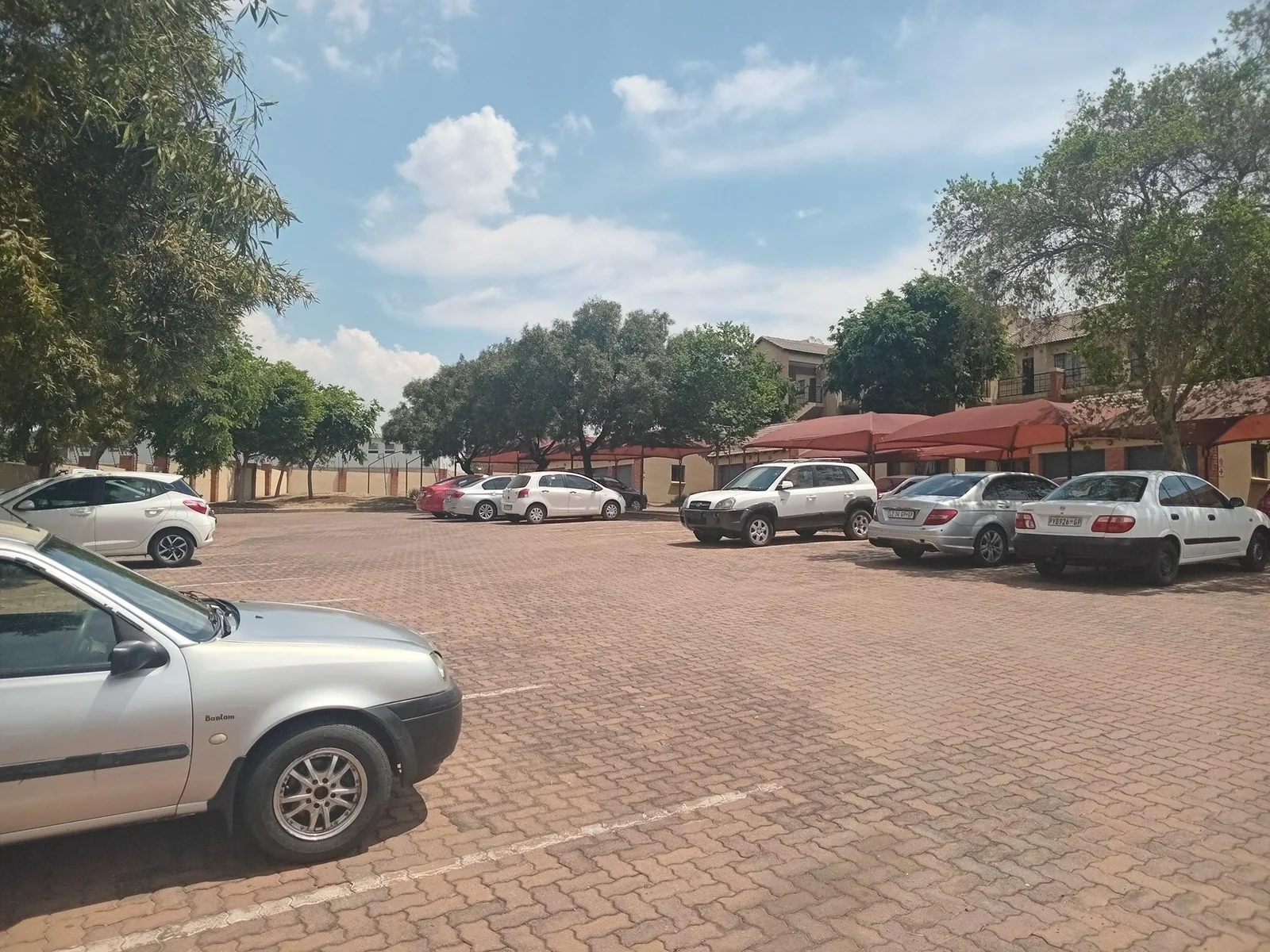 A Lovely 2 bed apartment in Sagewood