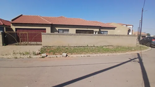 Golden Gardens, Sebokeng