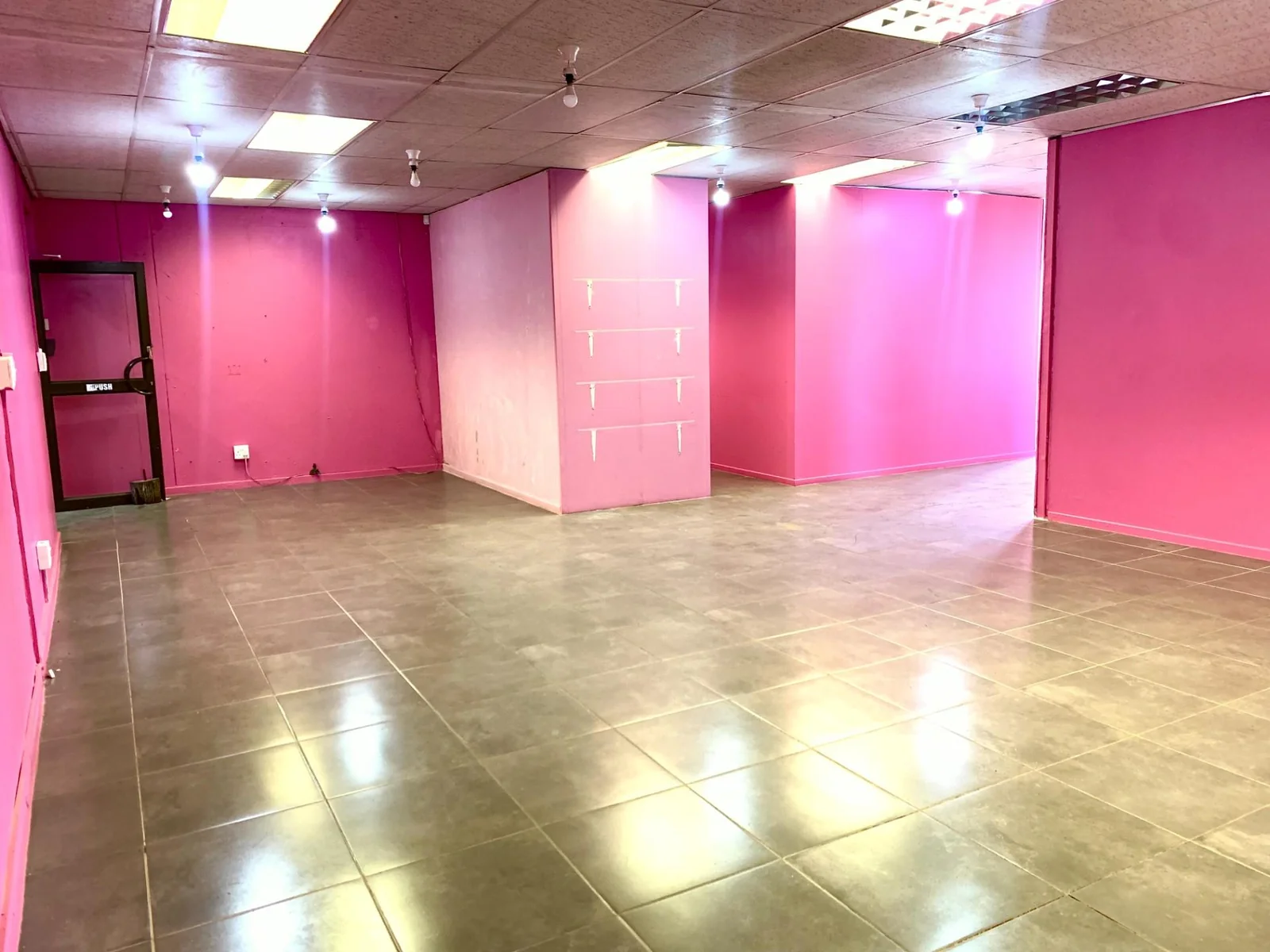 Premium 142m² Office Space to Let in Midrand – Ideal for Wellness Centres, Law Firms, Call Centres, Etc.