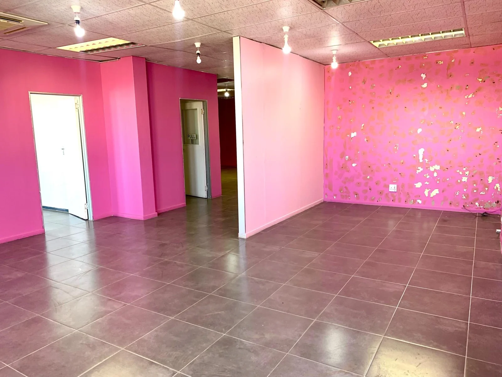 Premium 142m² Office Space to Let in Midrand – Ideal for Wellness Centres, Law Firms, Call Centres, Etc.