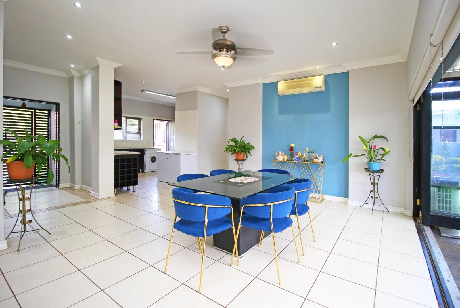 Spacious 4-Bed Family Home with pool – Honey Ridge Estate