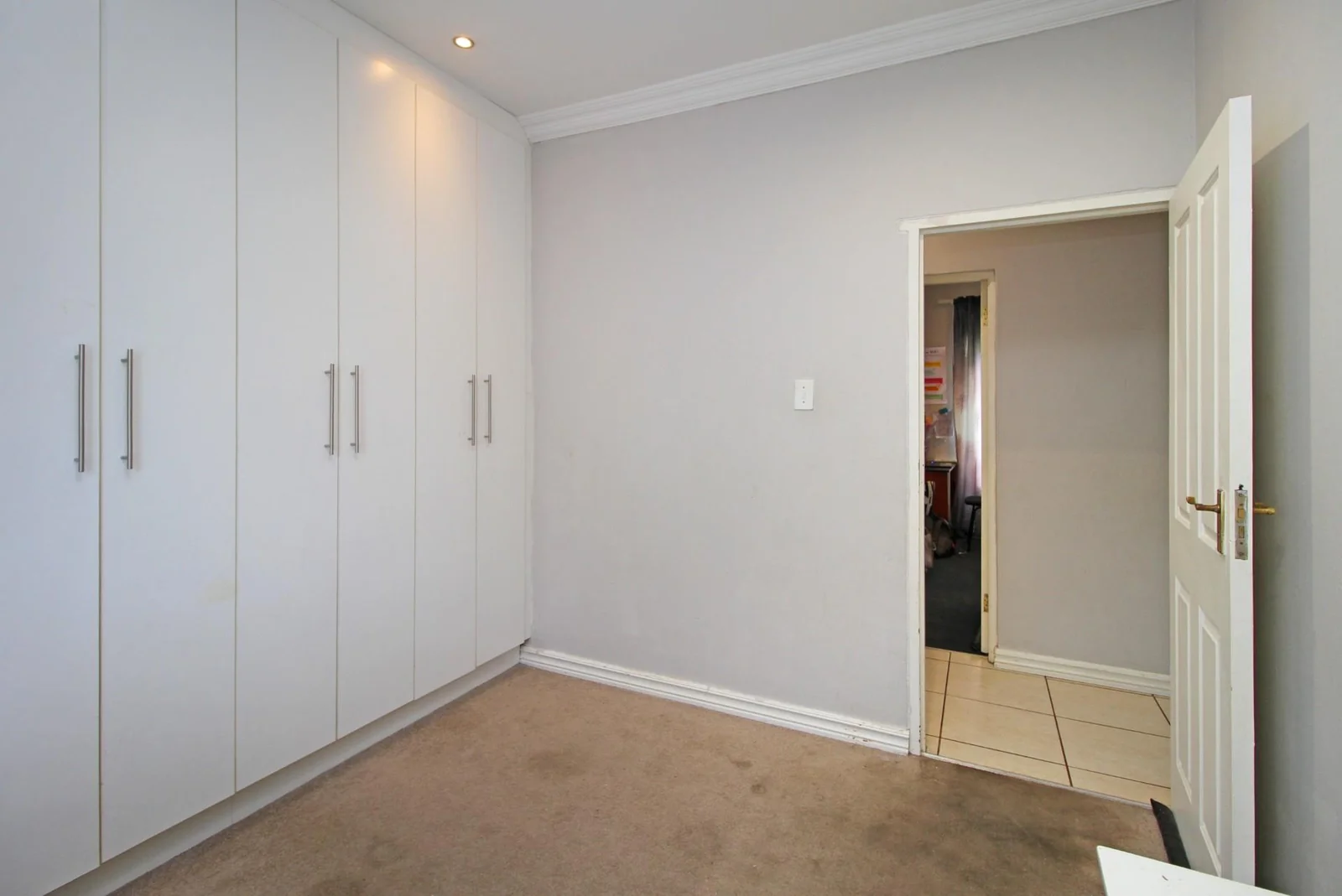 Spacious 4-Bed Family Home with pool – Honey Ridge Estate