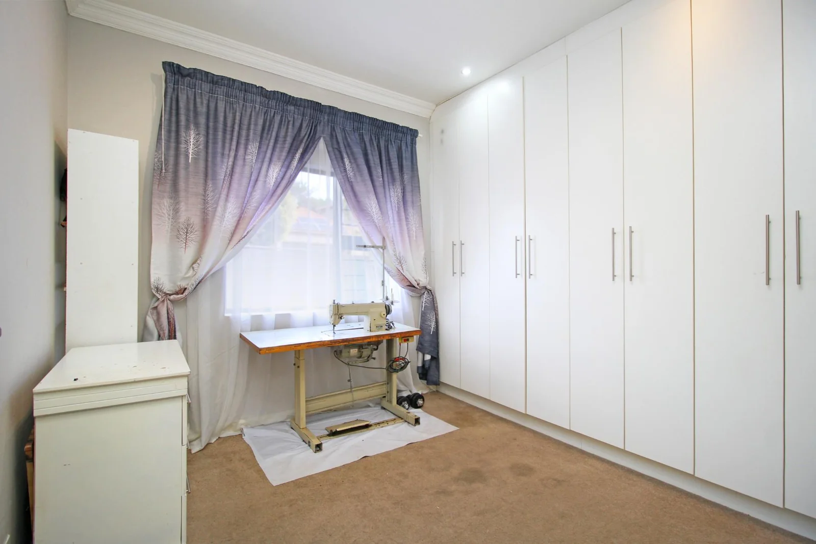 Spacious 4-Bed Family Home with pool – Honey Ridge Estate