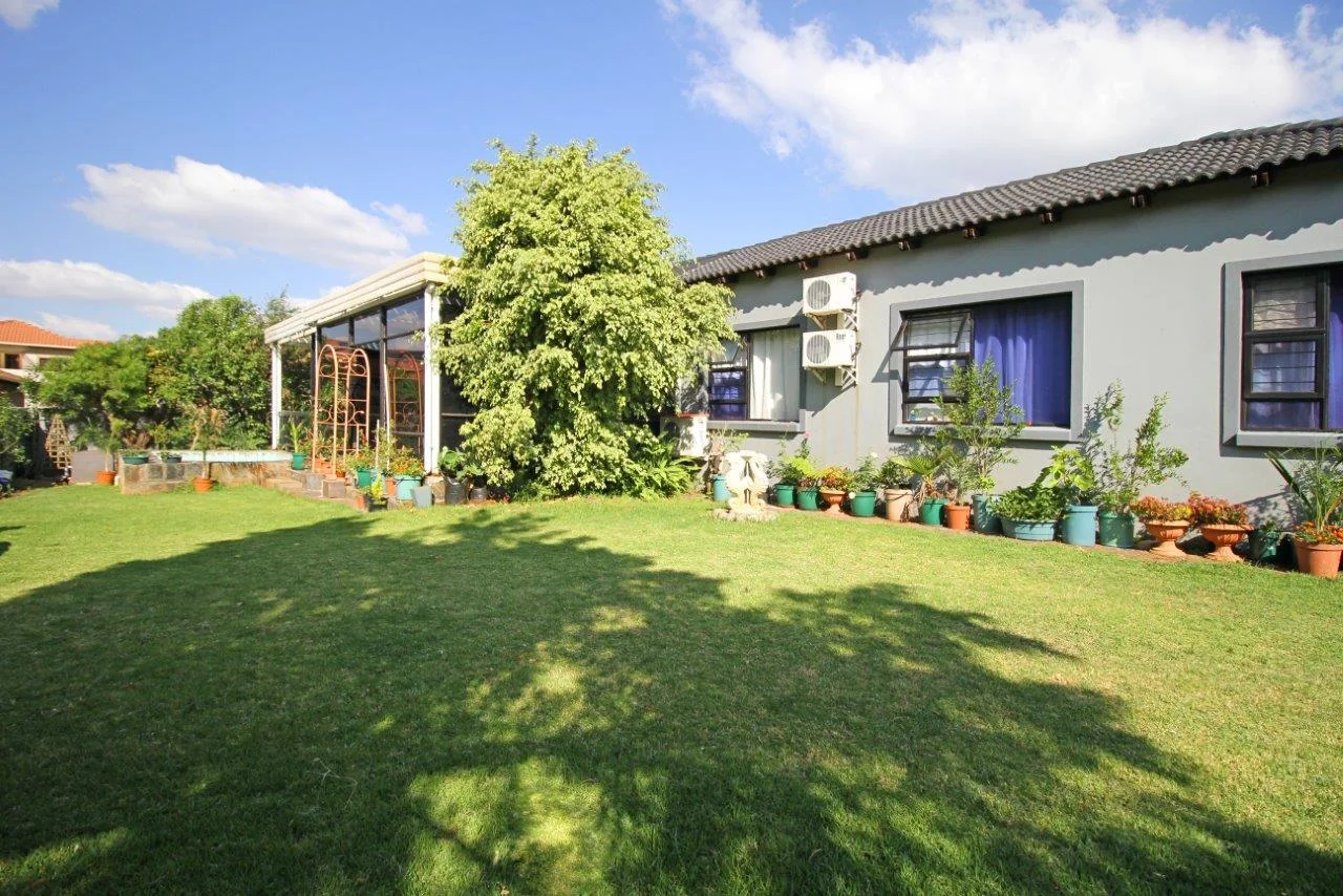 Spacious 4-Bed Family Home with pool – Honey Ridge Estate