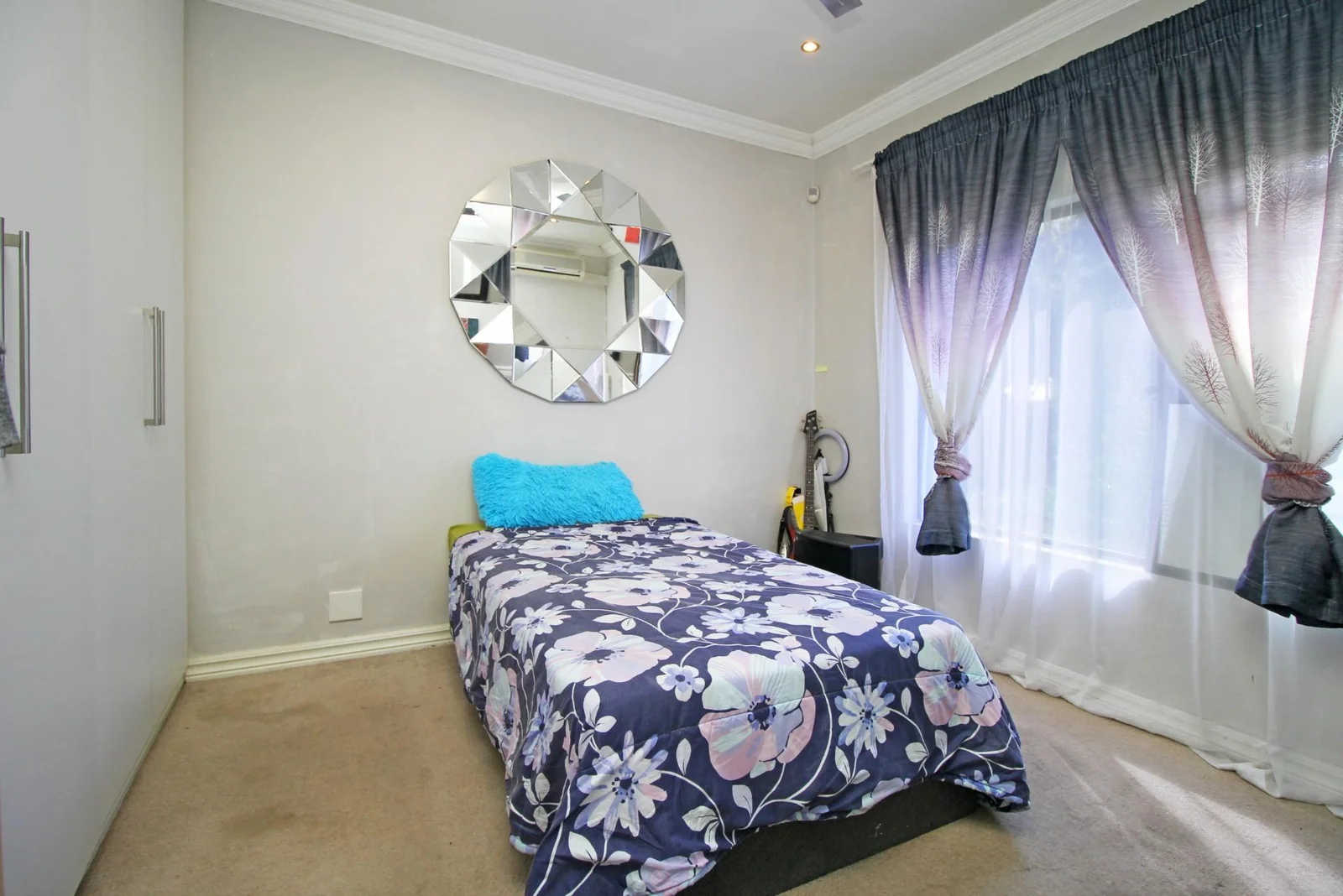 Spacious 4-Bed Family Home with pool – Honey Ridge Estate