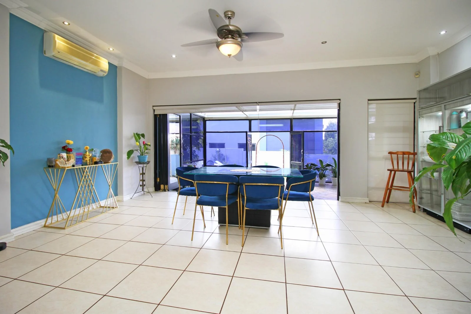 Spacious 4-Bed Family Home with pool – Honey Ridge Estate