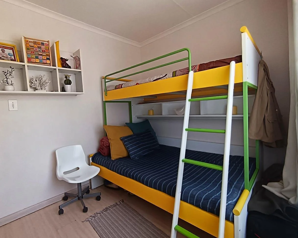 Newly renovated, super modern two-bed, one-bath garden townhouse with a view in Wilgeheuwel