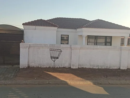 Golden Gardens, Sebokeng