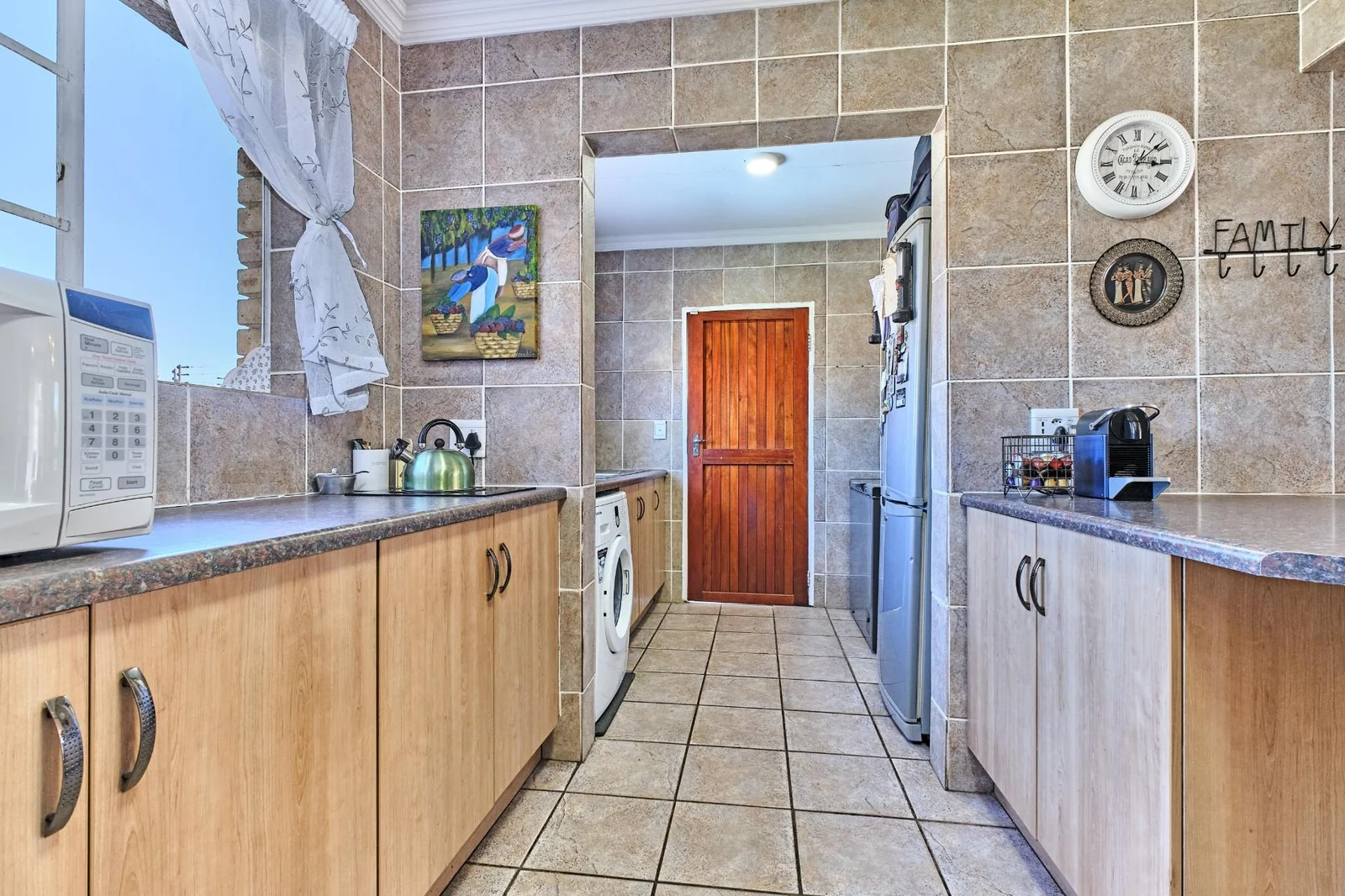 Contemporary Comfort Meets Effortless Living in the Heart of Willowbrook