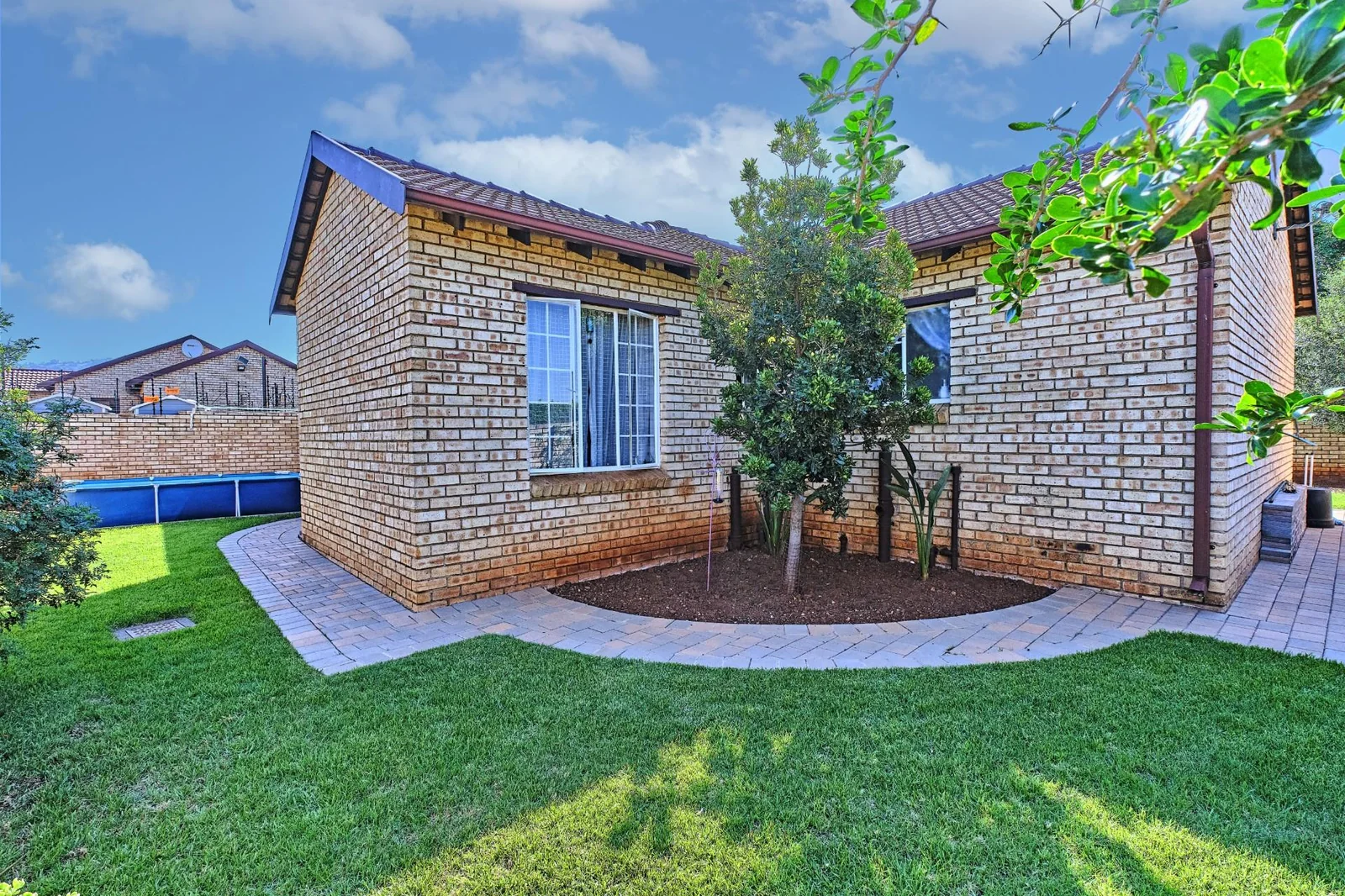 Contemporary Comfort Meets Effortless Living in the Heart of Willowbrook