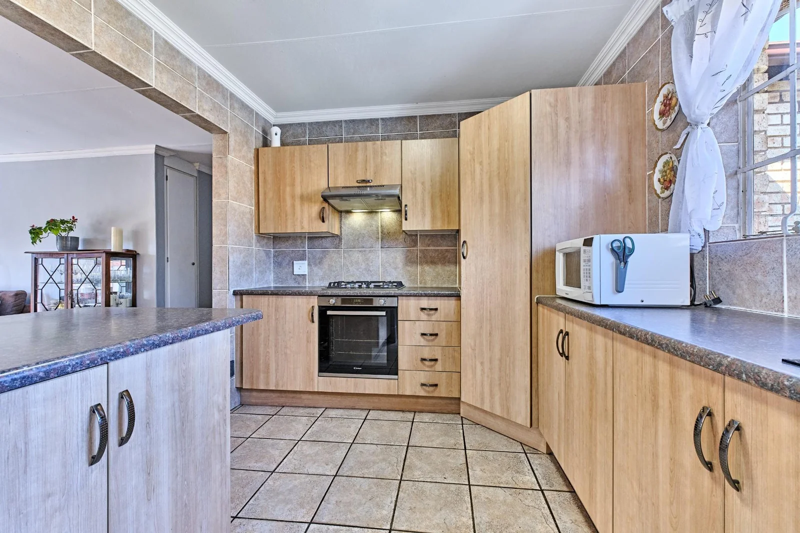 Contemporary Comfort Meets Effortless Living in the Heart of Willowbrook