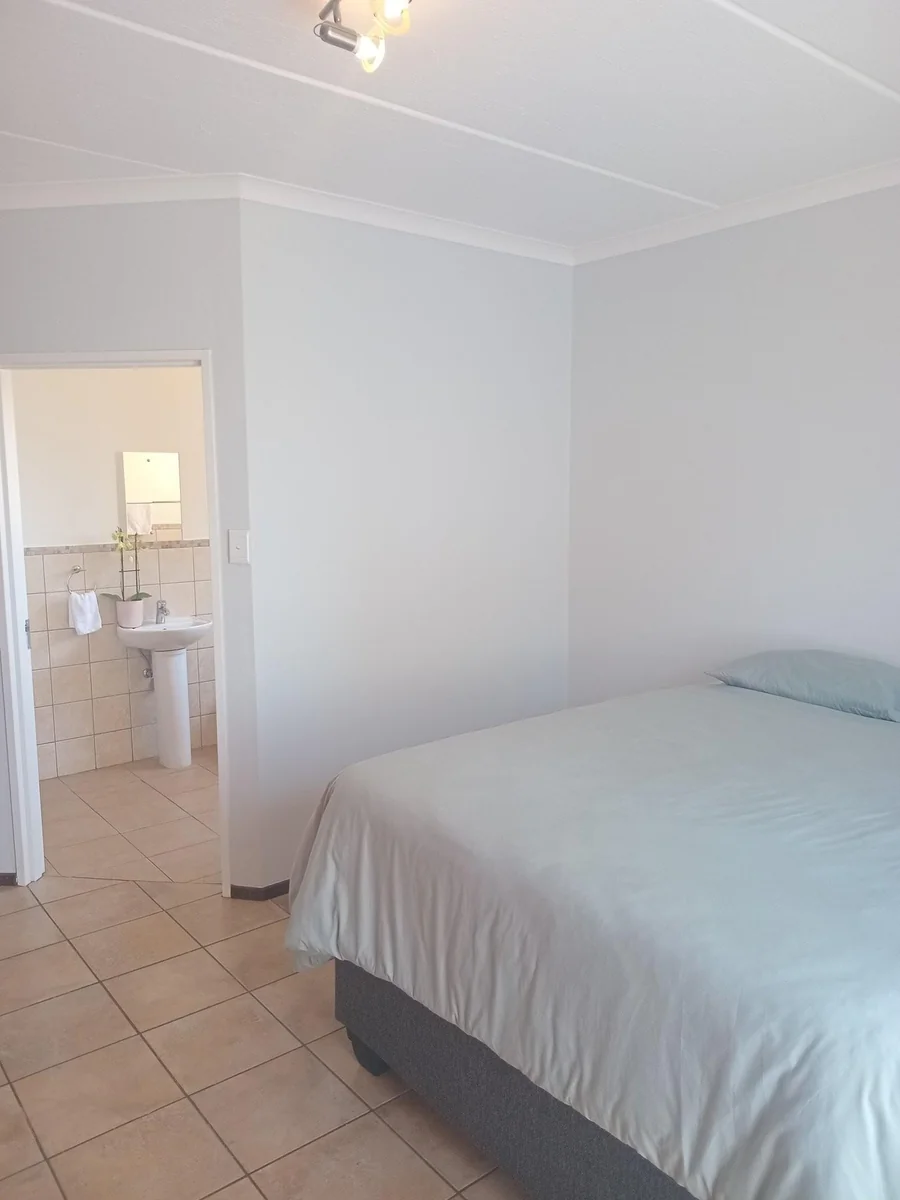 A decent 2 bed 2 baths apartment in Erand Gardens