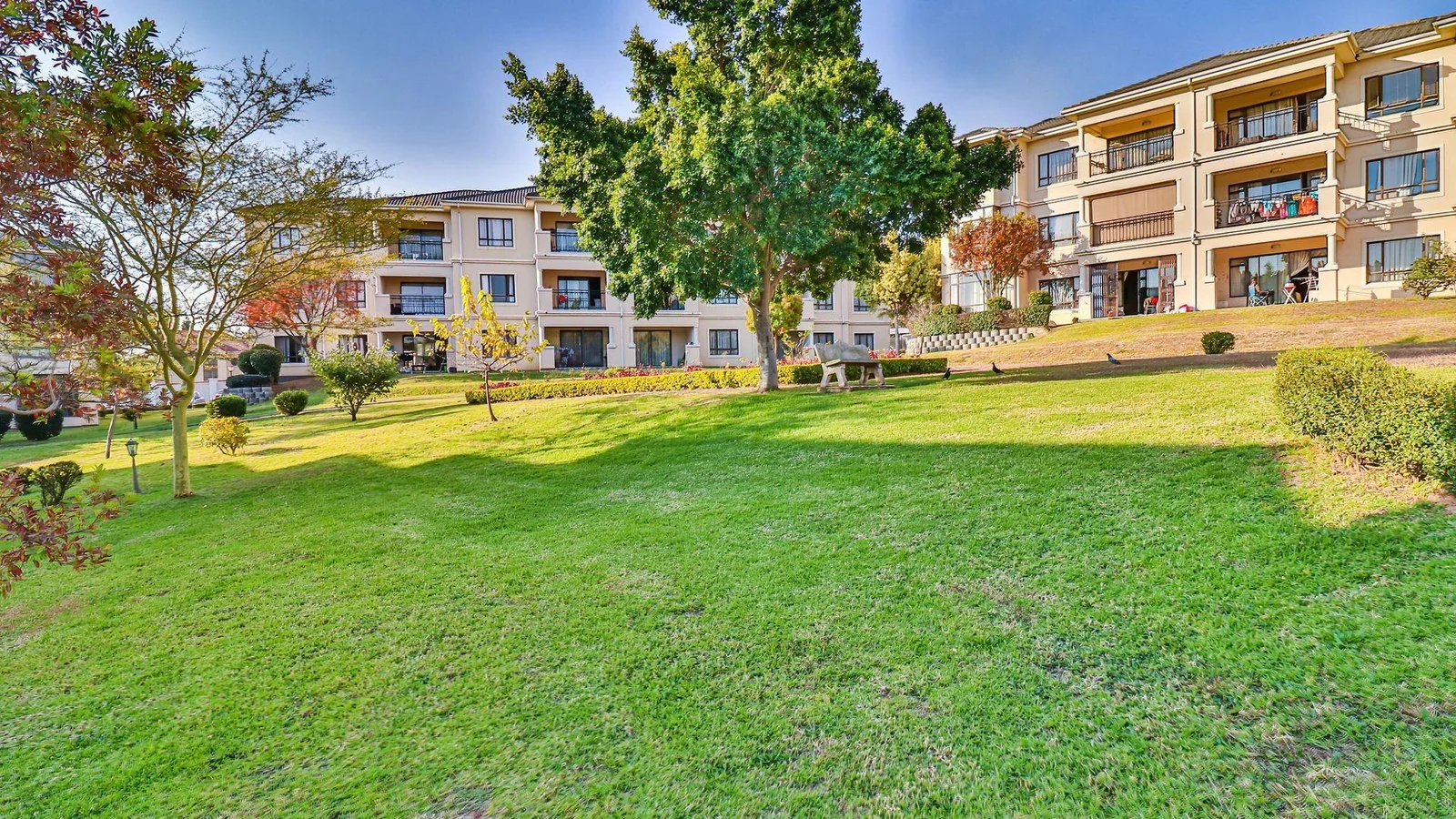 Modern Apartment with Stunning Views For Sale